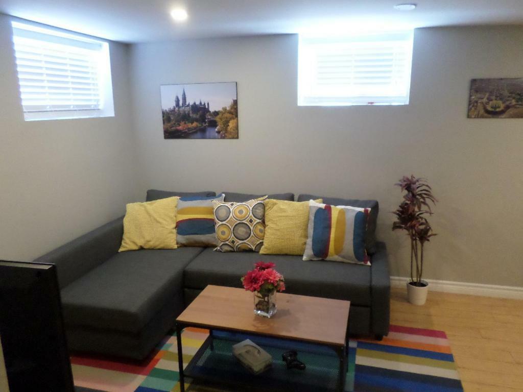 Fantastic And Modern Downtown 1-Bed Basement Apt., Parking Wi-Fi And Netflix Included Ottawa Ngoại thất bức ảnh