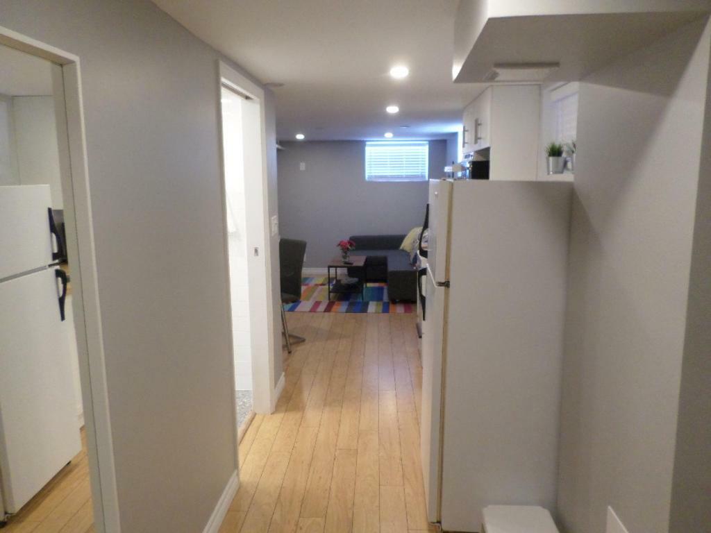 Fantastic And Modern Downtown 1-Bed Basement Apt., Parking Wi-Fi And Netflix Included Ottawa Ngoại thất bức ảnh